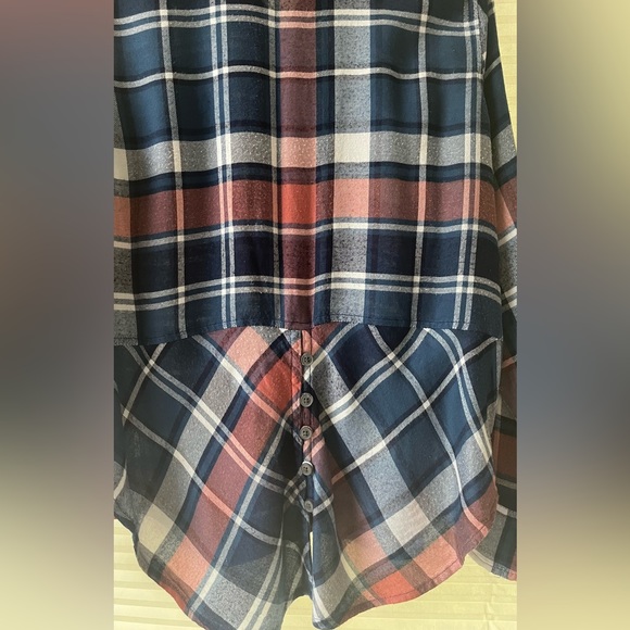 Colourful Lucky Brand flannel button up. Size small. Excellent condition. - Picture 3 of 7